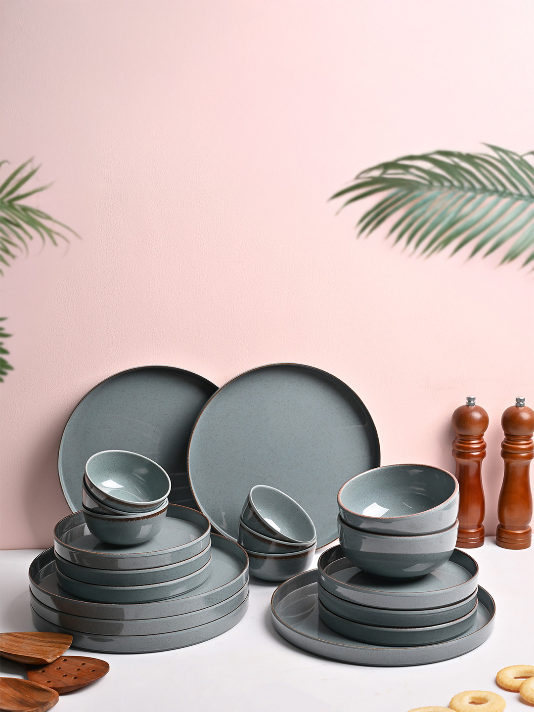 MARKET99  Blue Solid Melamine Easy-to-Clean 20-Piece Dinner Set