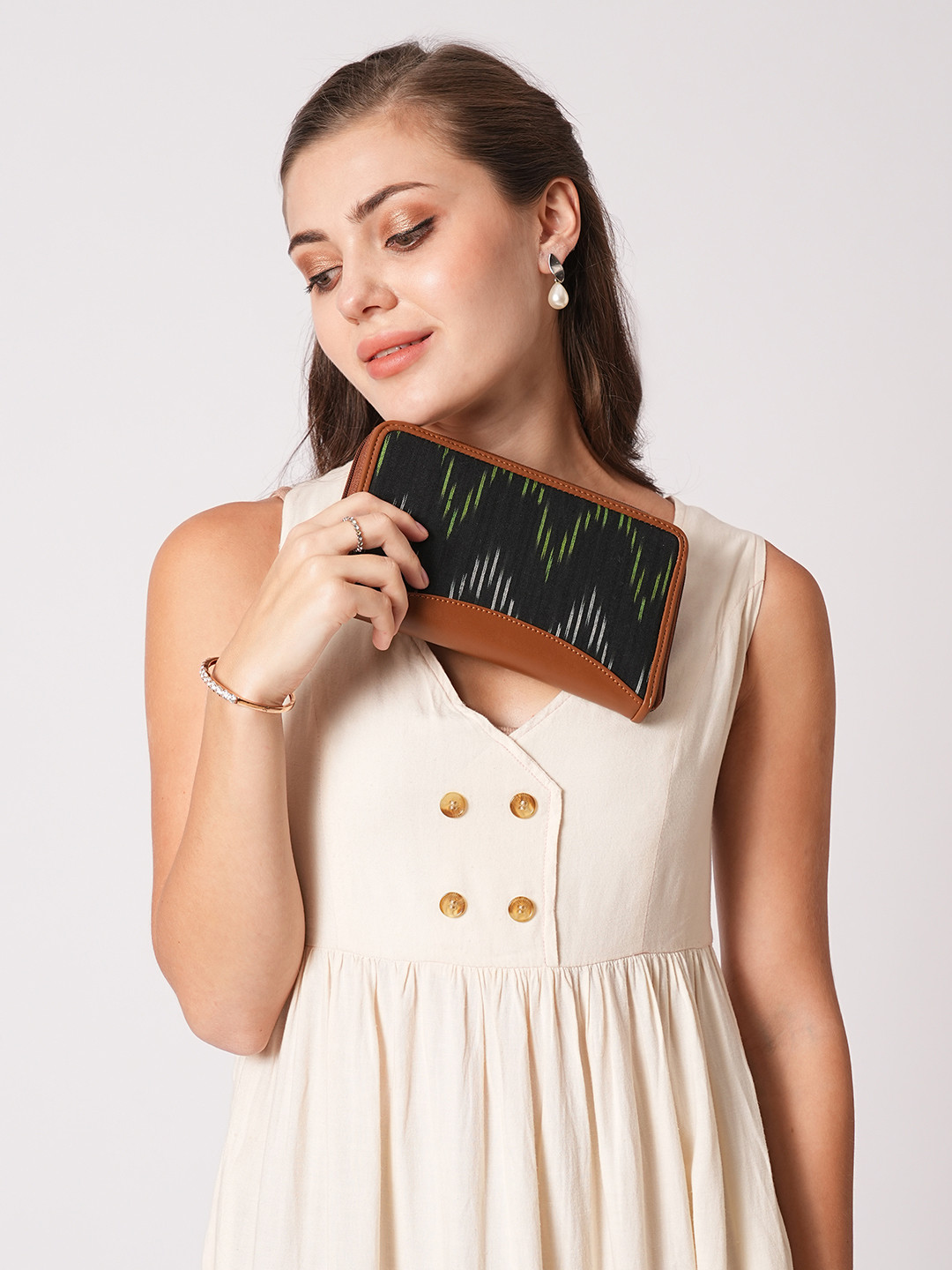 Globus Vegan Leather Woven Design Abstract Print Zip Around Wallet With Zip Coin Pocket