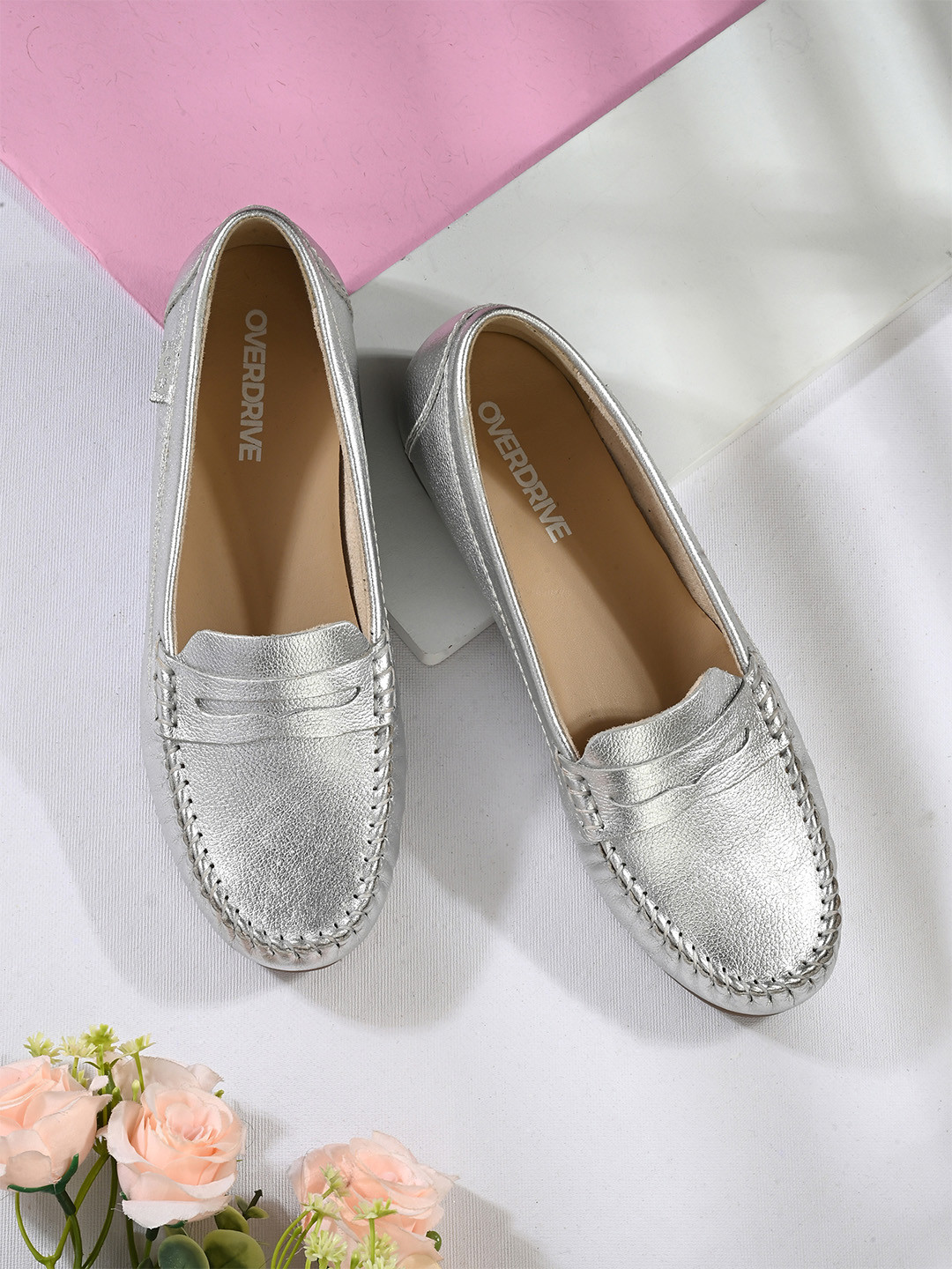 Overdrive Women Textured Leather Loafers