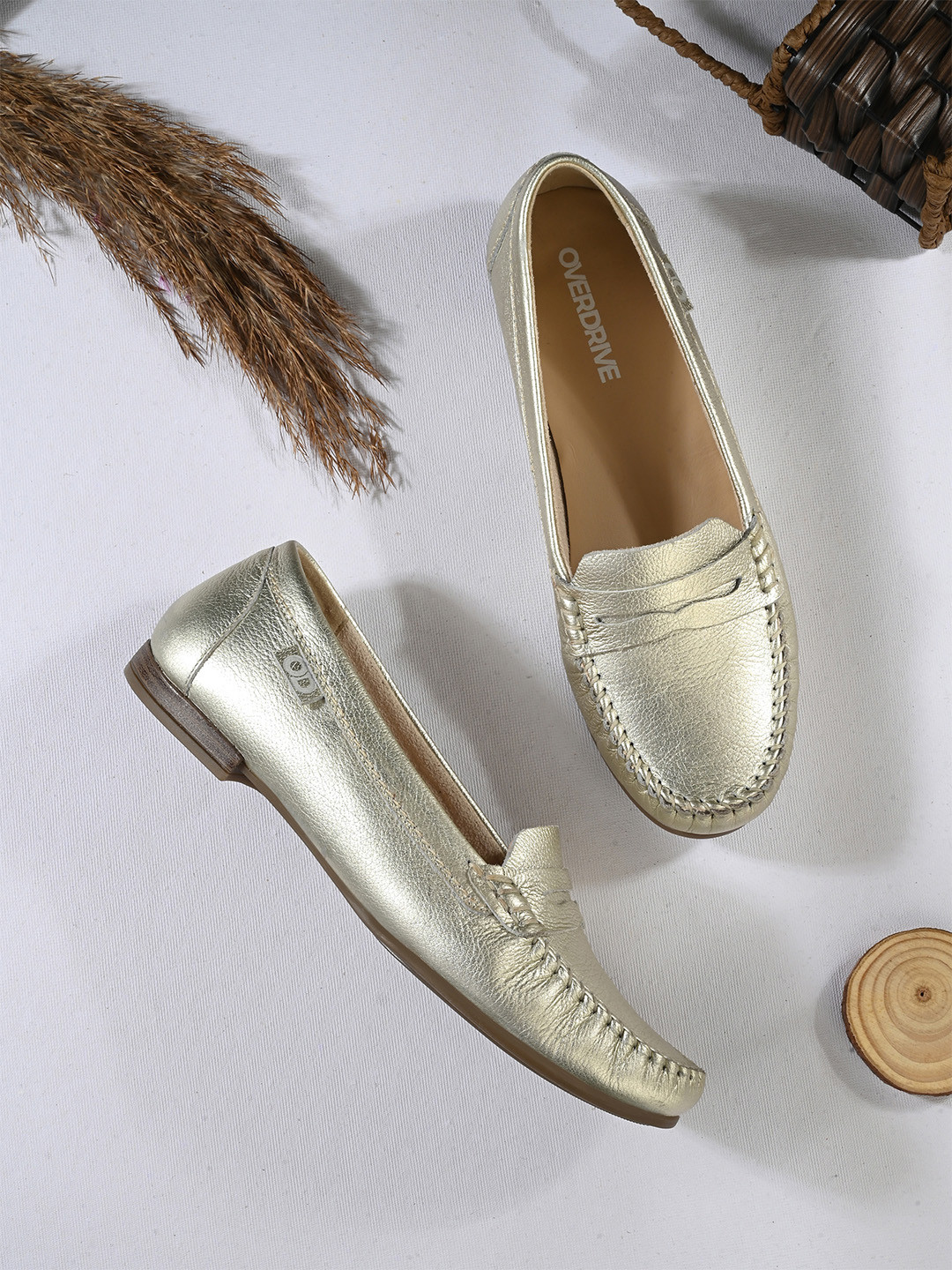 Overdrive Women Textured Leather Loafers
