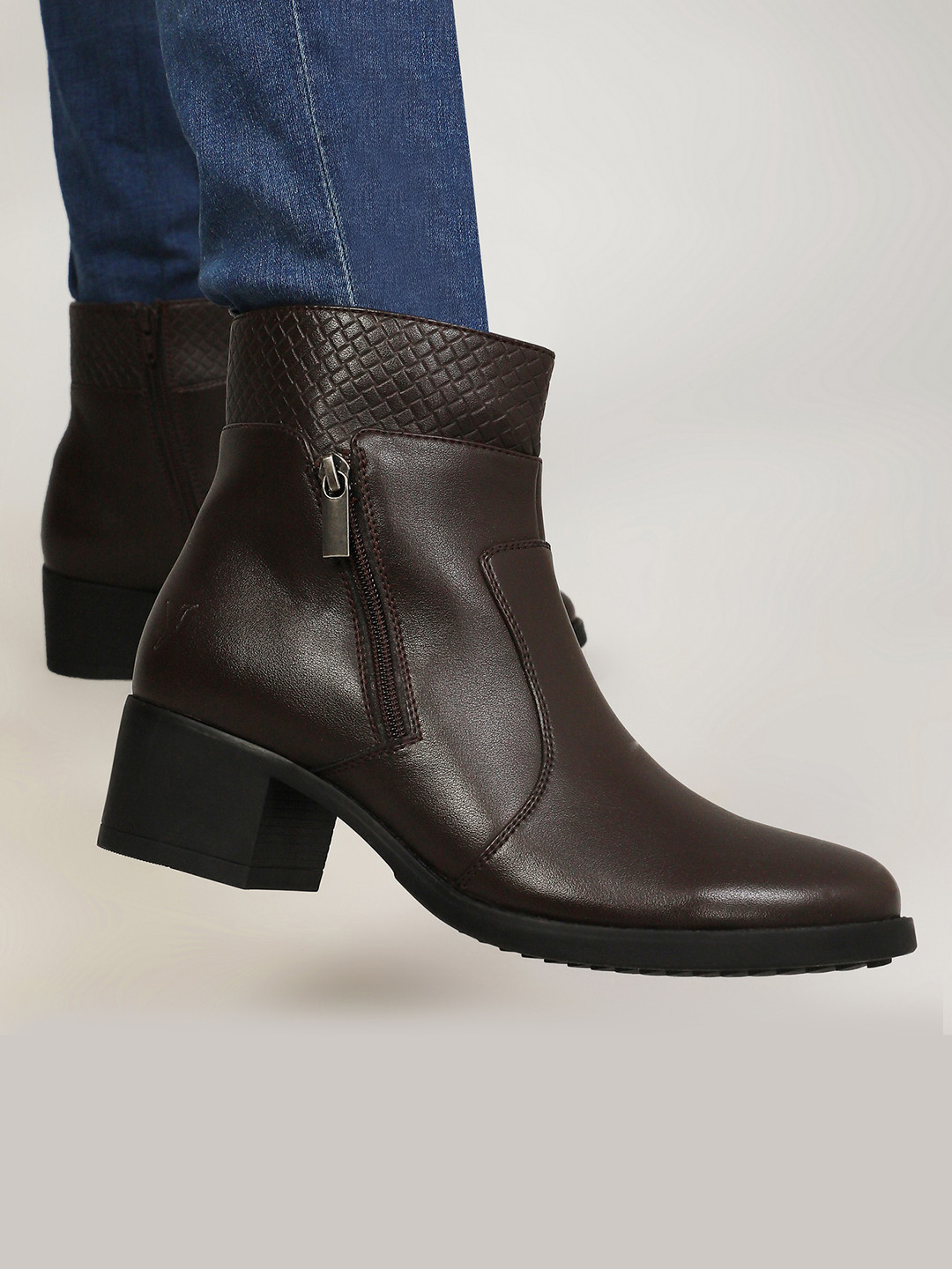 yoho Women Block-Heeled High-Top Textured Leather Finish Winter Boot M-001