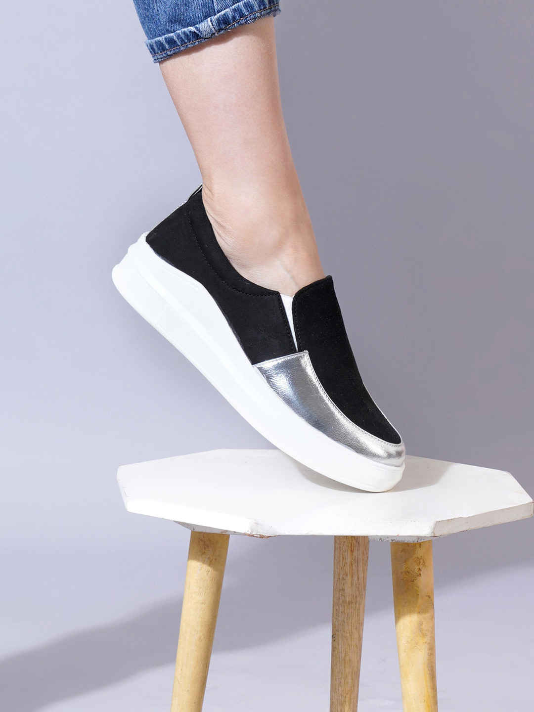 PLANET WALK Women Colourblocked Slip-On Round Toe Sneakers