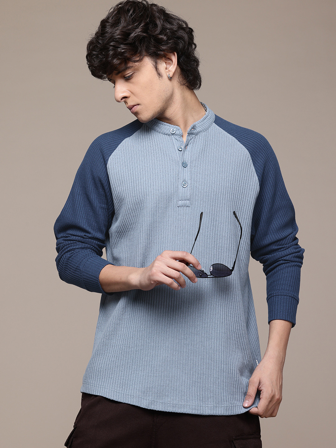 The Roadster Lifestyle Co. Men Textured Oversized T-shirt