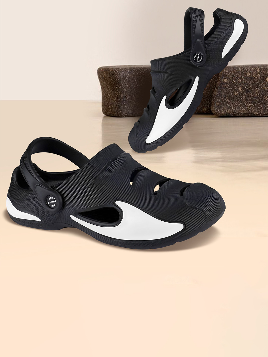 Bruton Men Colourblocked Clogs