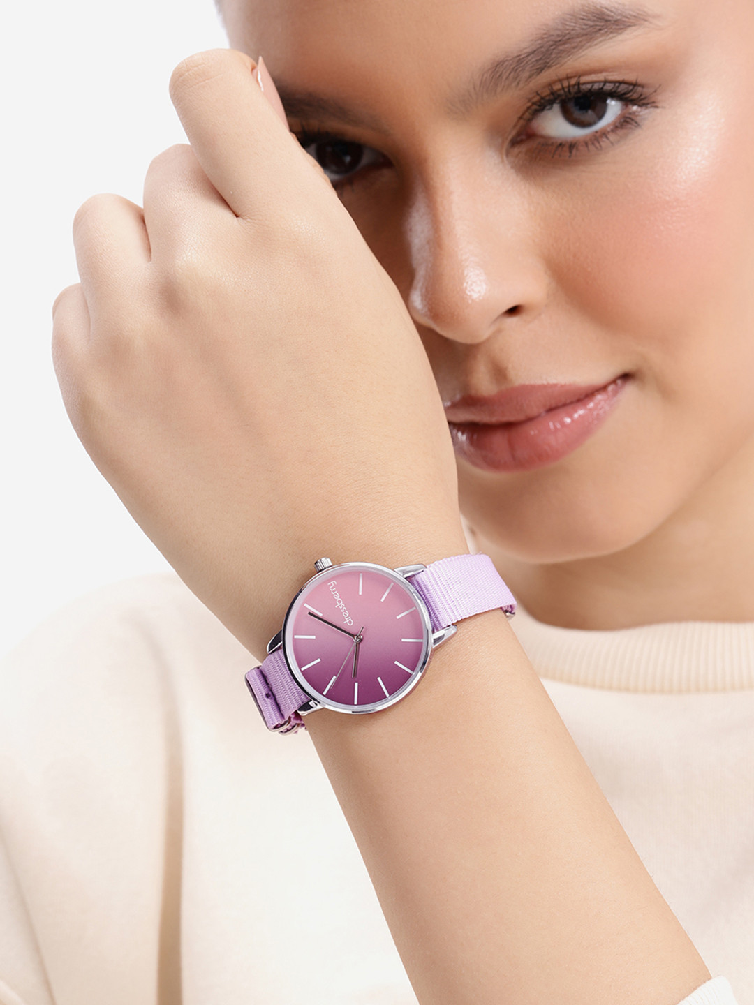 DressBerry Women Ombre Pattern Dial & Textured Straps Analogue Watch UT-A8627-GP-DB