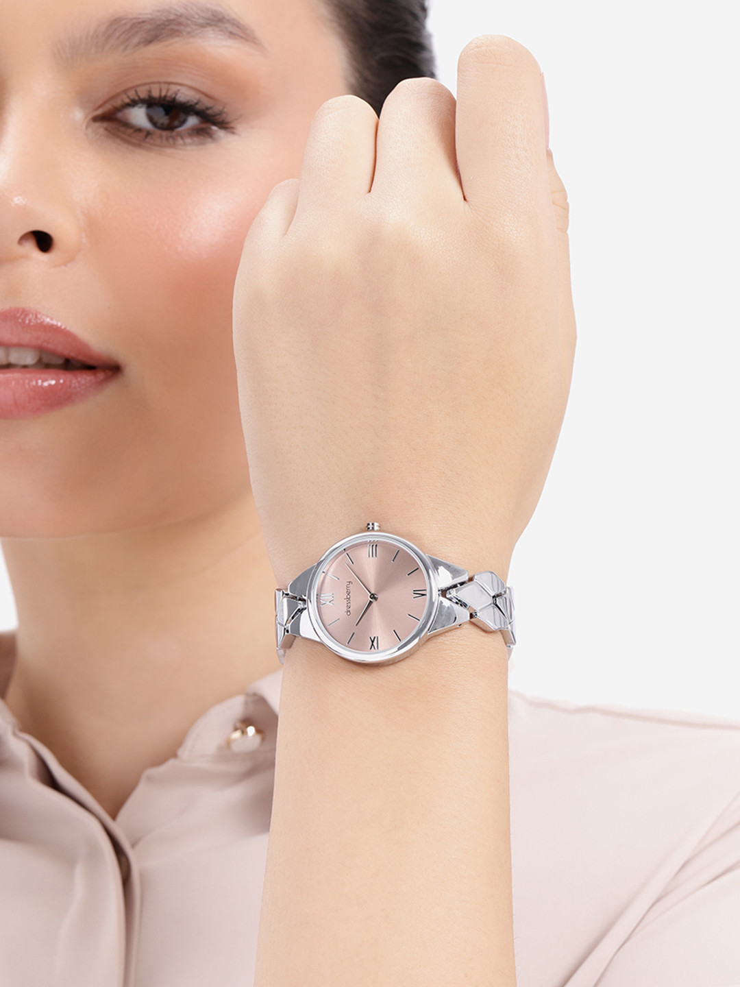 DressBerry Women Bracelet Style Straps Analogue Watch UT-A8622-PNK-DB