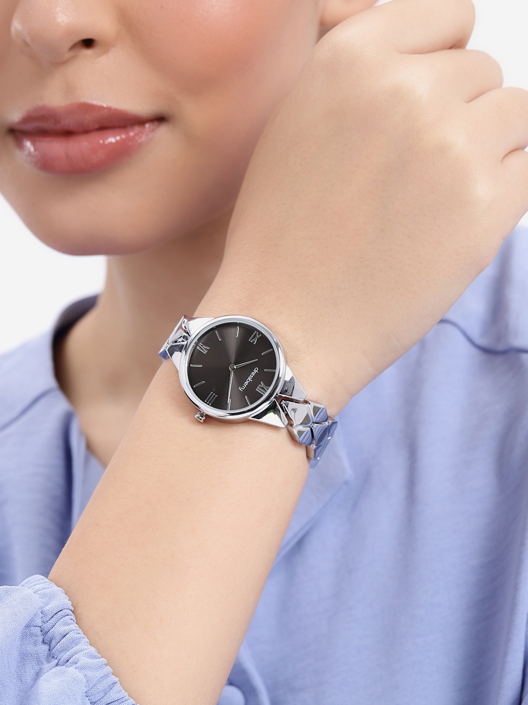 DressBerry Women Bracelet Style Straps Analogue Watch UT-A8622-BLK-DB