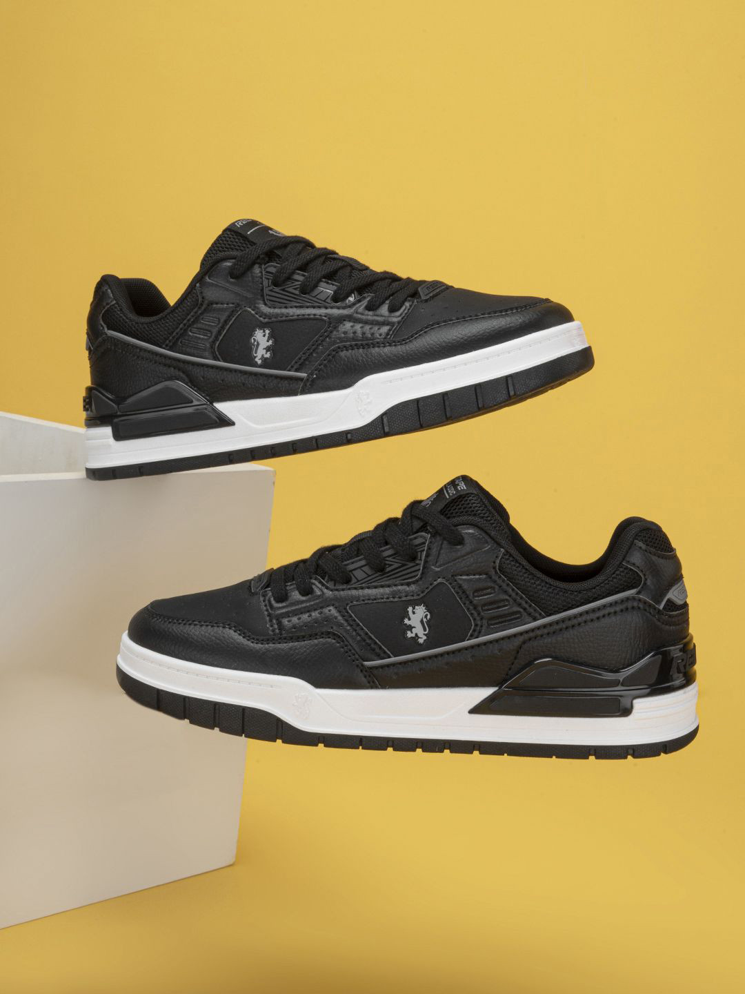 Red Tape CREST Men Solid Sneakers