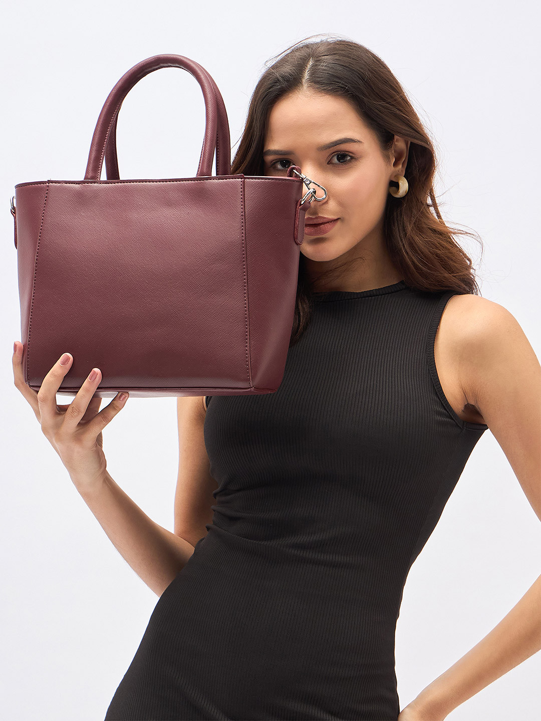 Mast & Harbour Women Solid Swagger Handheld Bag