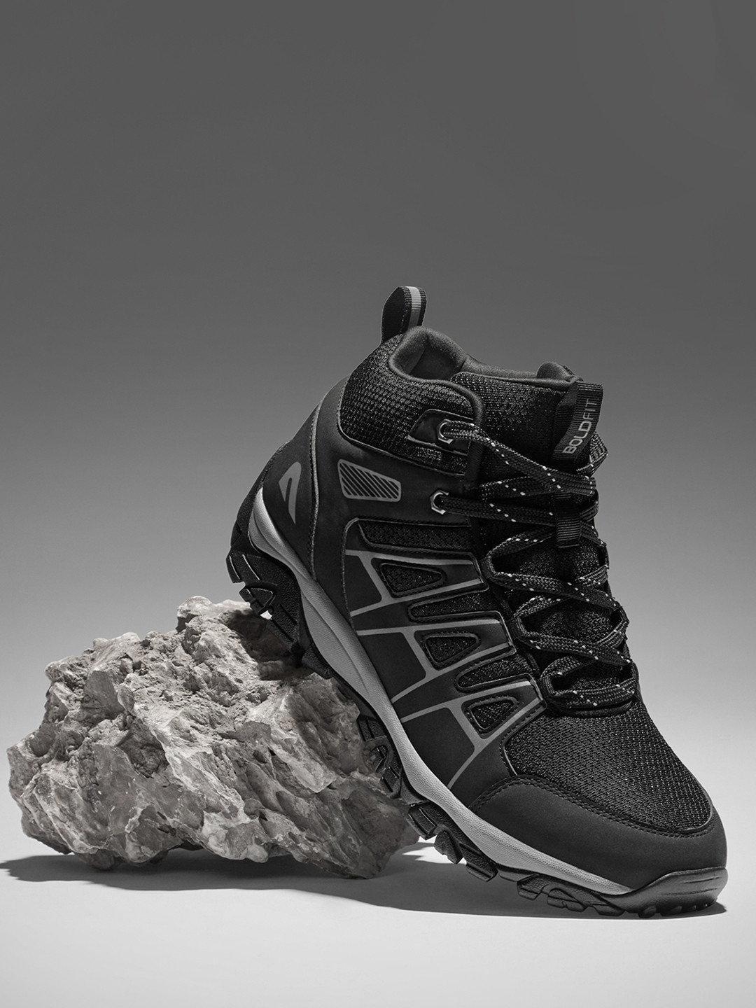 BOLDFIT Men Colourblocked High-Top Trekking Shoes