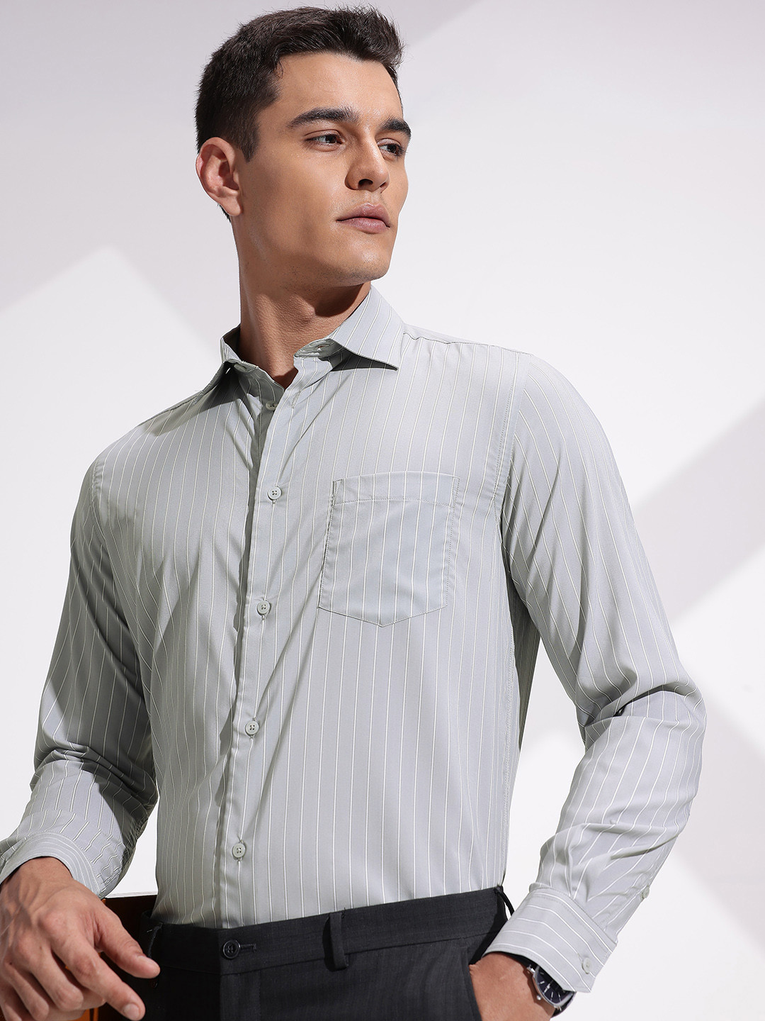 INVICTUS Striped Formal Shirt
