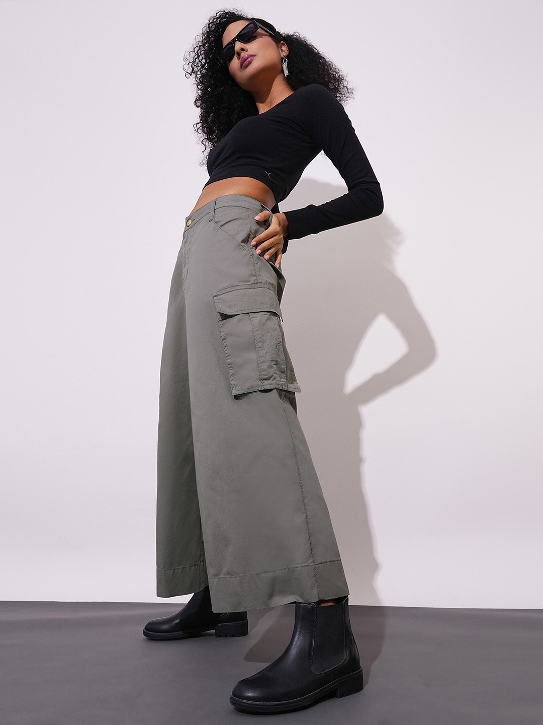 Globus Women Dark Grey Cotton Mid-Rise Cargo Style Wide Leg Trousers