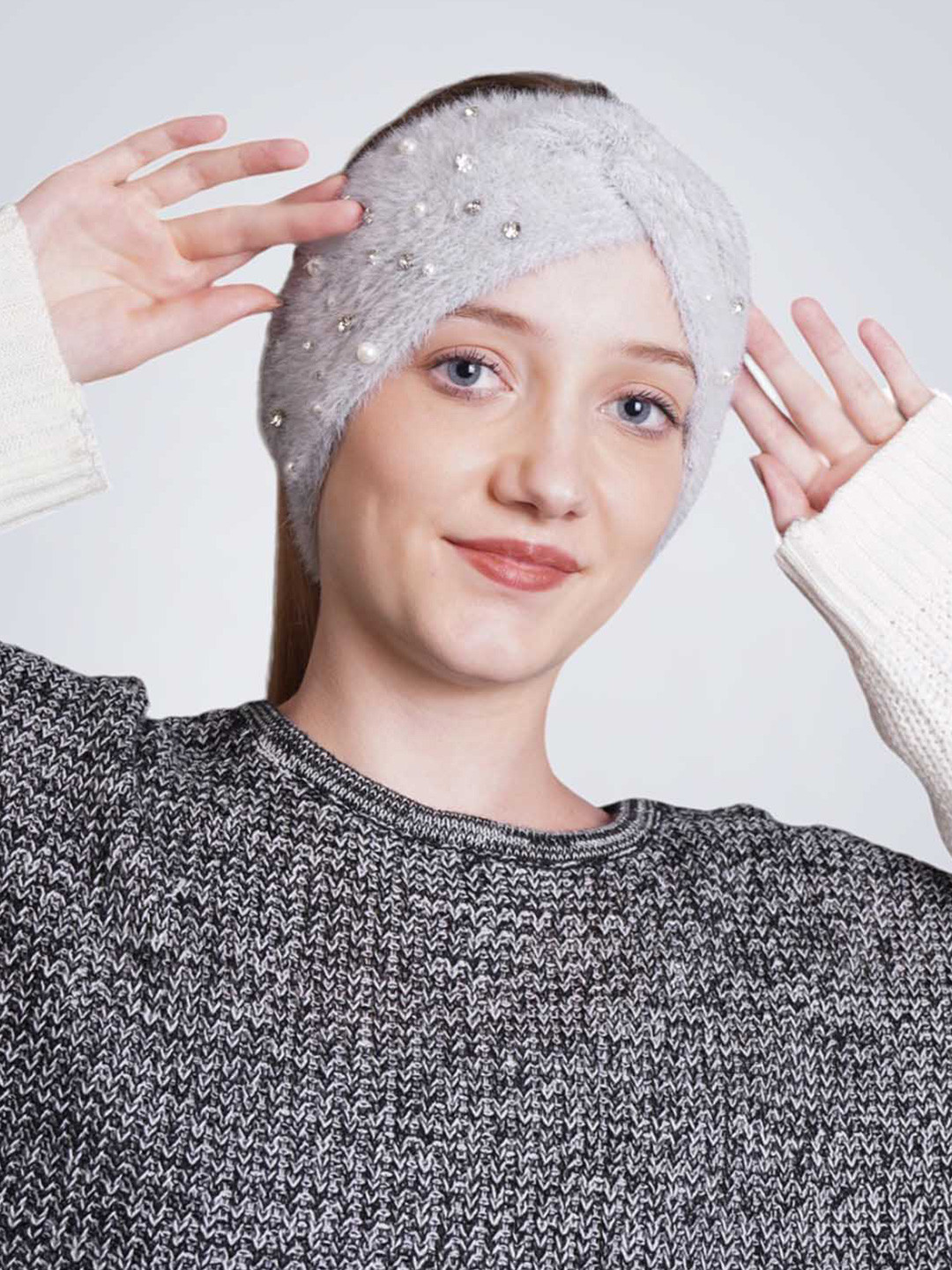 Bharatasya Embellished Feather Soft Knitted Woolen Hairband