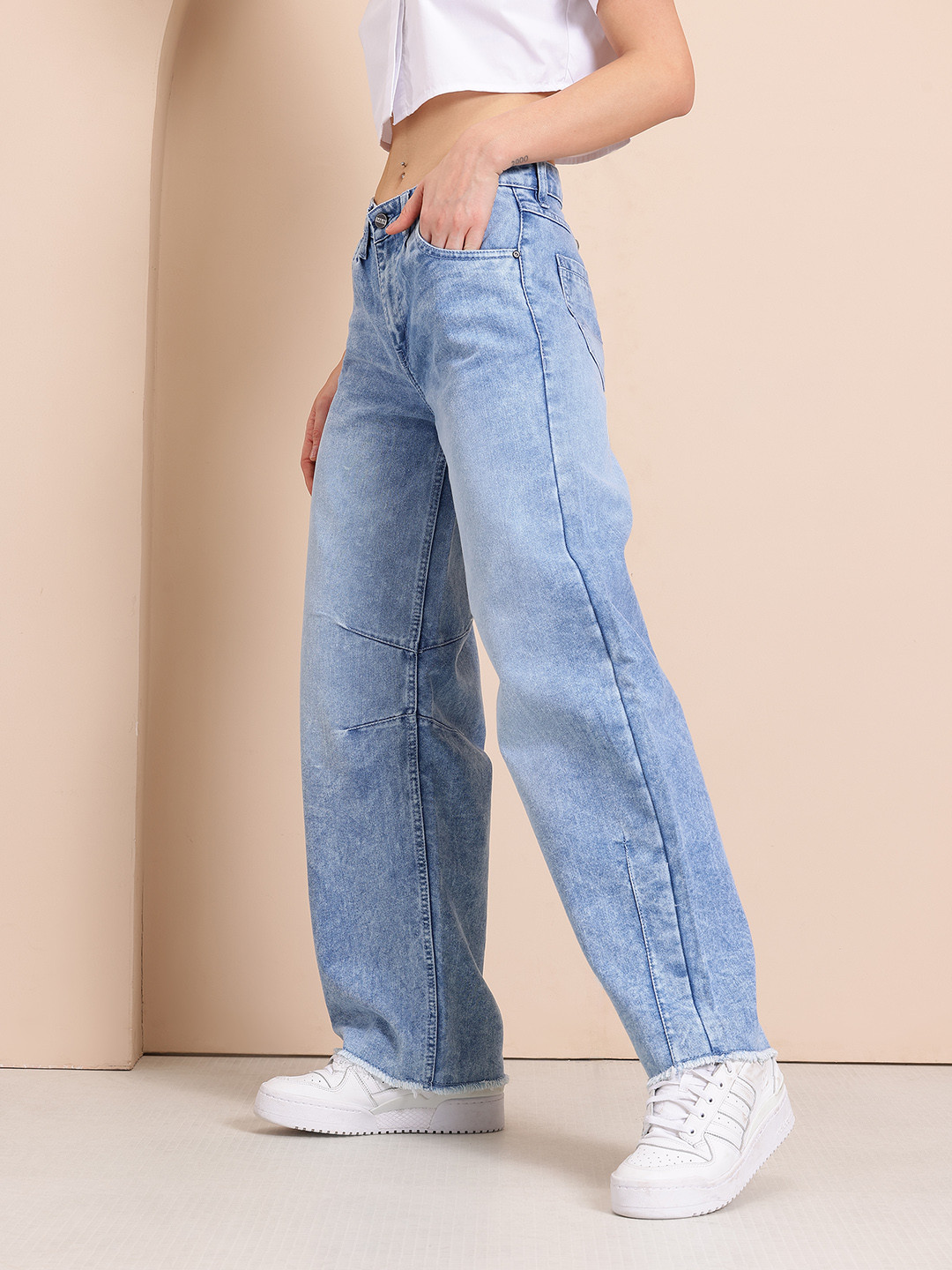 Mast & Harbour Women Mid-Rise Heavy Fade Barrel Fit Jeans