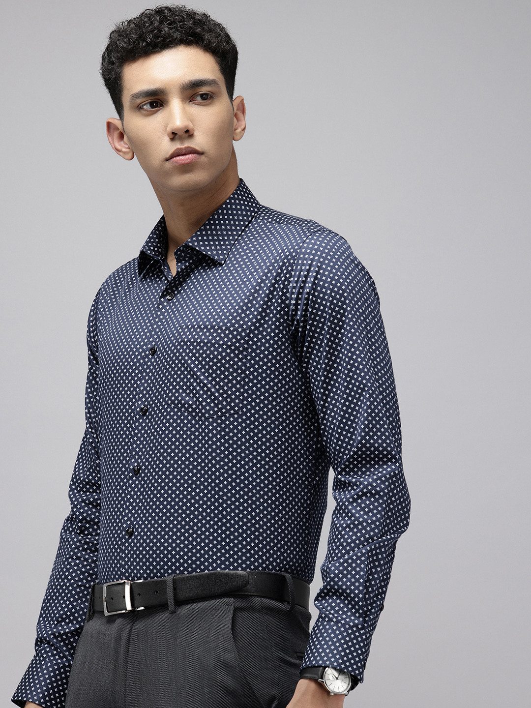 Van Heusen Slim Fit Opaque Micro or Ditsy Printed Pure Cotton Formal Shirt