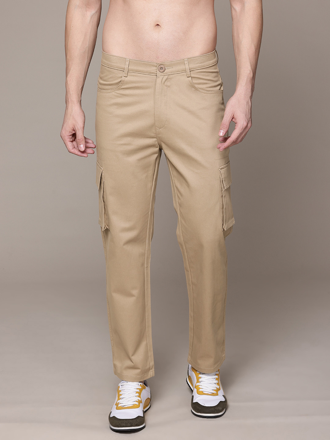 The Roadster Lifestyle Co. Men Relaxed Fit Cargo Trousers