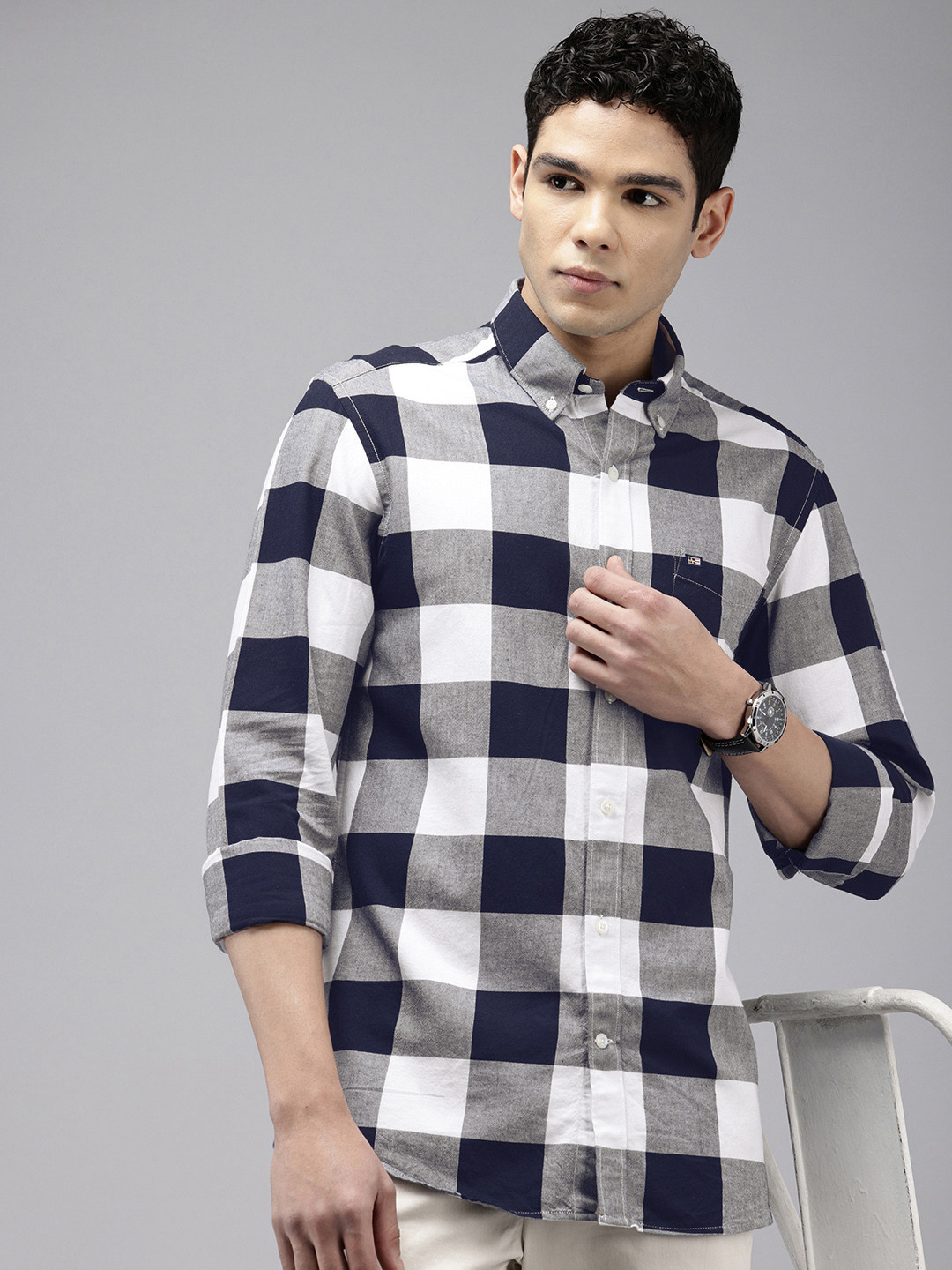 Arrow Pure Cotton Manhattan Slim Fit Button-Down Collar Checked Casual Shirt