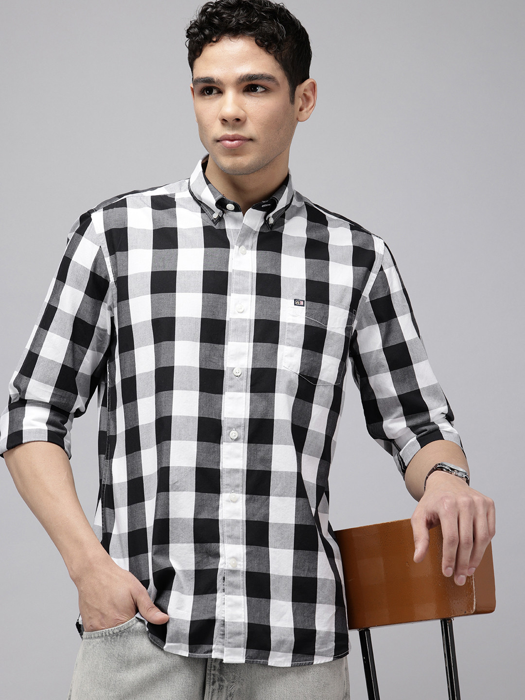 Arrow Manhattan Slim Fit Buffalo Checks Pure Cotton Casual Shirt