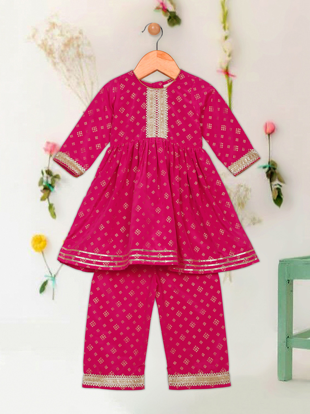 SAKA DESIGNS Girls Geometric Printed Round Neck Regular Anarkali Kurta with Palazzos