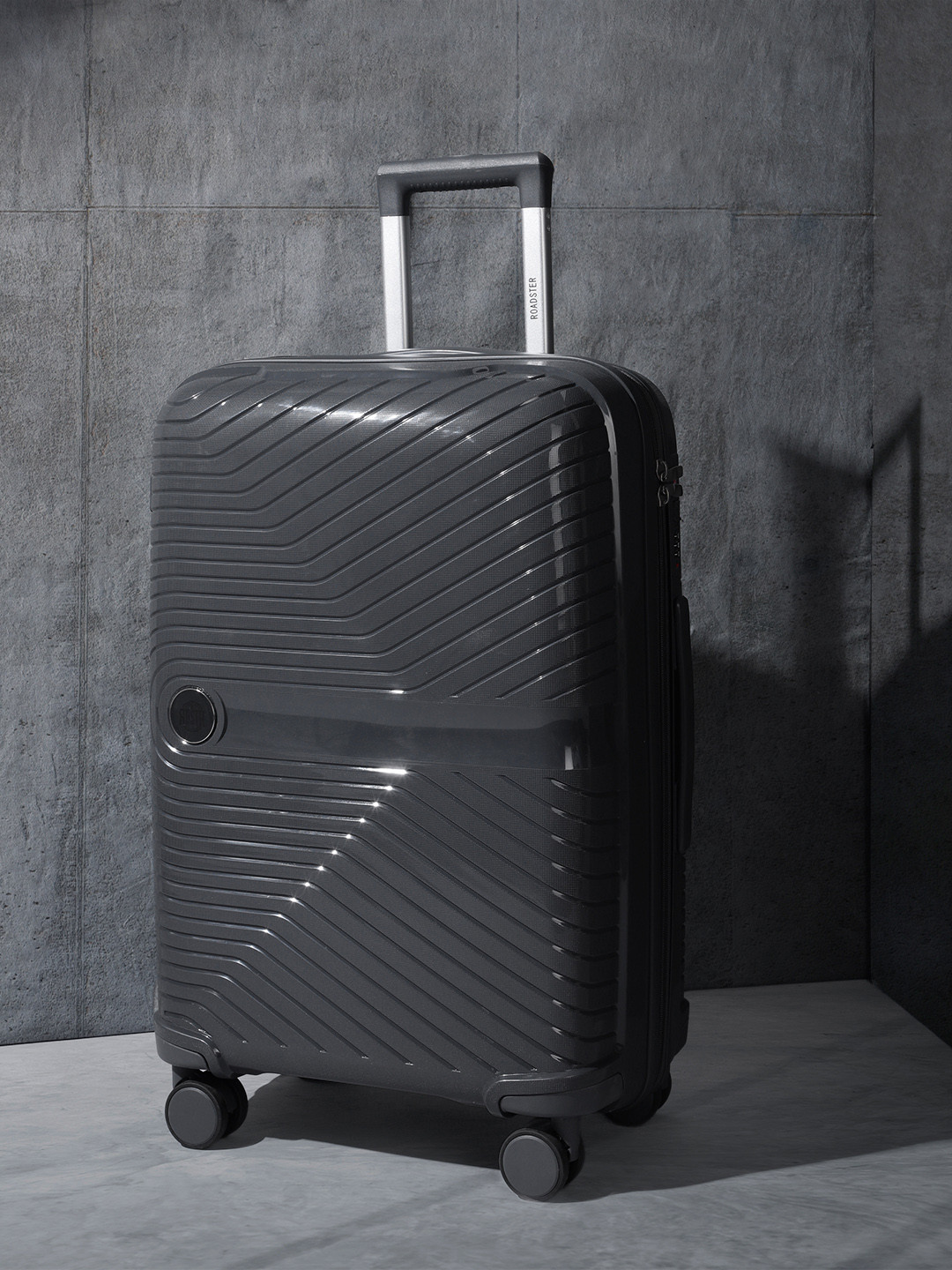 The Roadster Life Co. 360-Degree Rotation Hard Case Medium Trolley Bag - 74.93 L