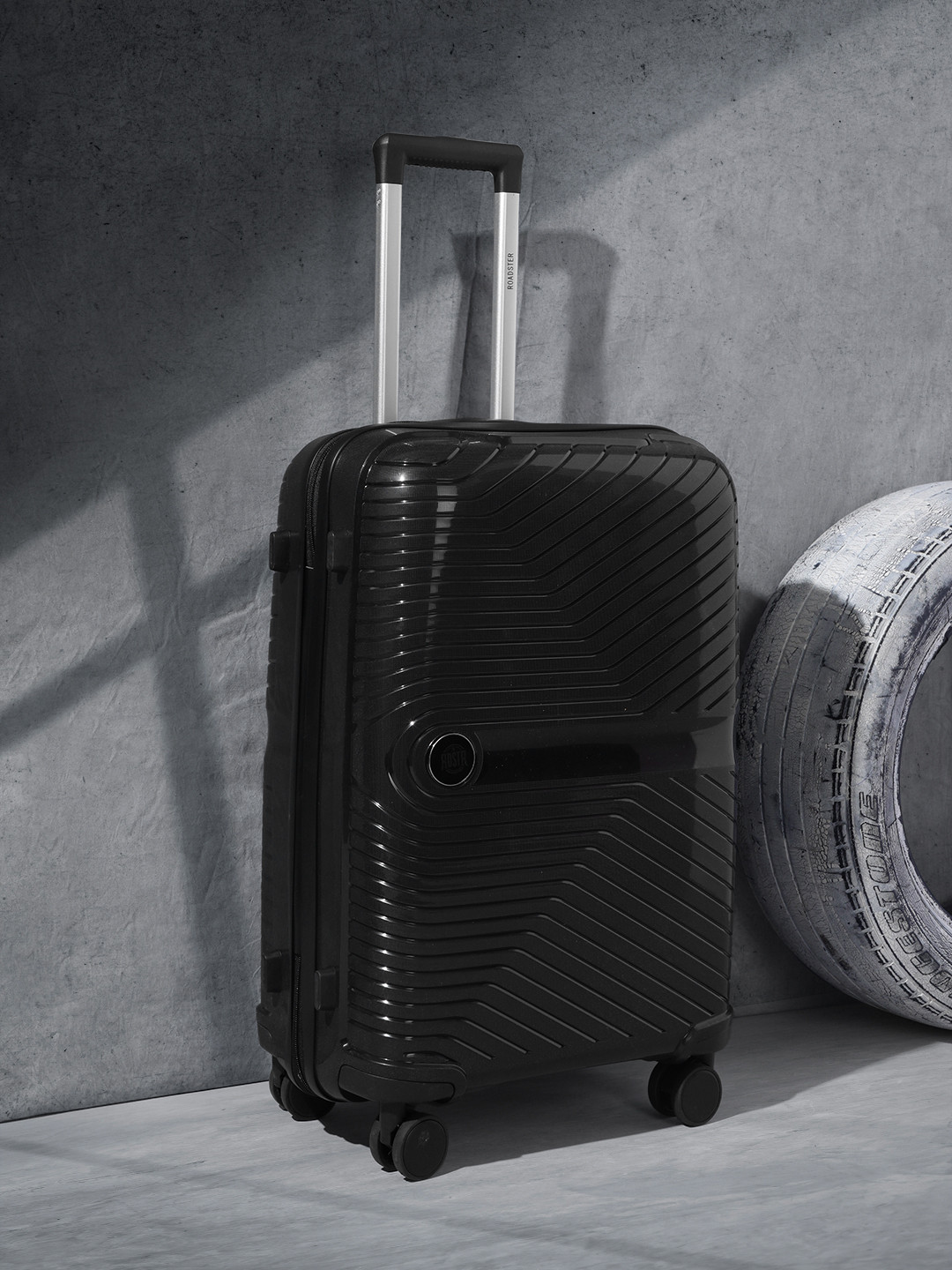 The Roadster Life Co. 360-Degree Rotation Hard Case Medium Trolley Bag - 74.93 L