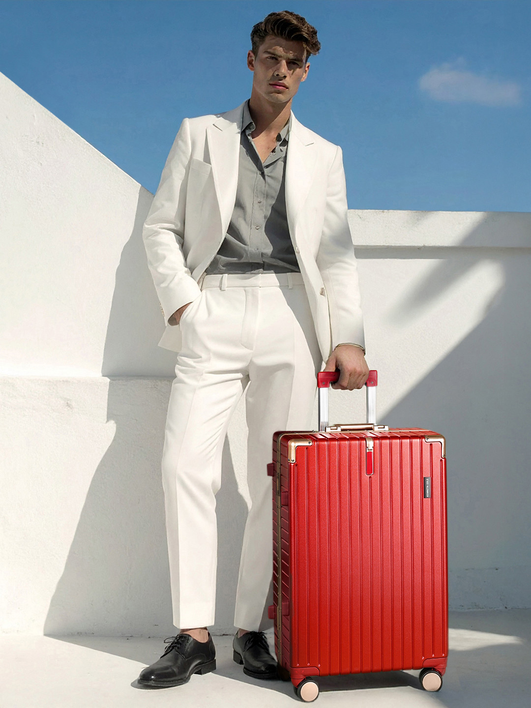 Kenneth Cole Neo Aluminium Frame 360 Degree 8 Wheel Hardside Medium Trolley Bag -74.93L