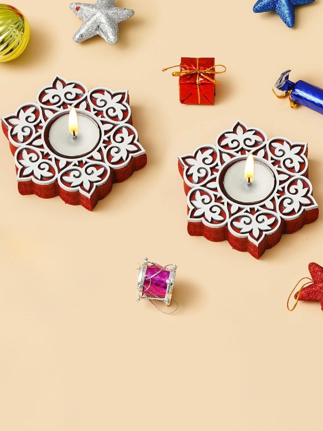 eCraftIndia Red & White 2 Pieces Floral Design Decorative Wooden Tea Light Candle Holder