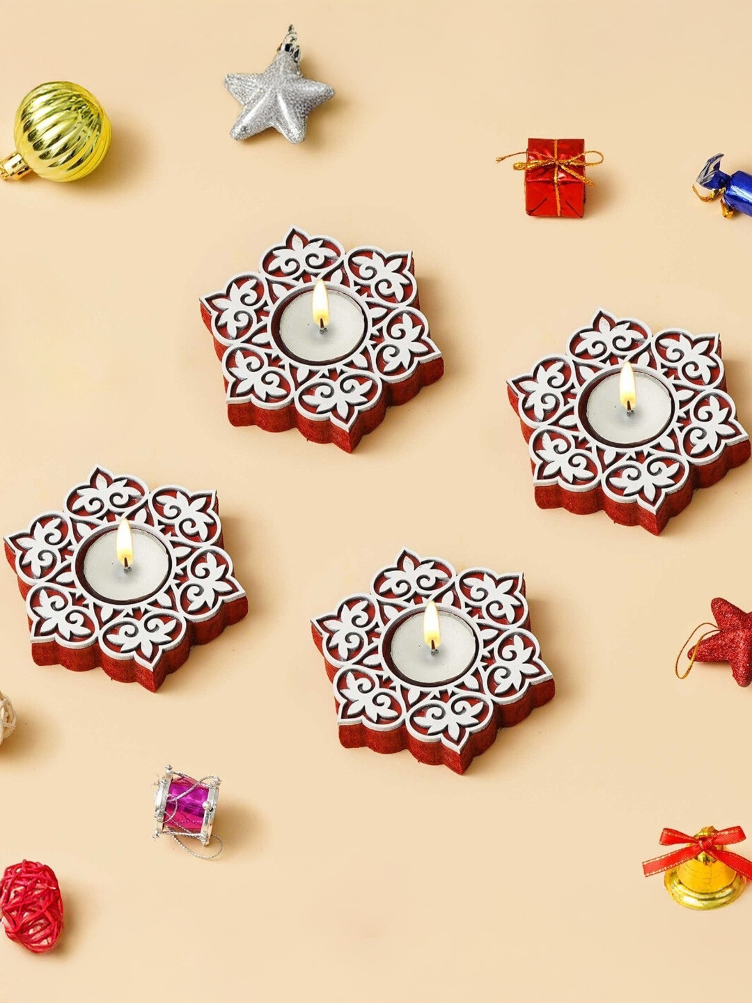 eCraftIndia Red & White 4 Pieces Floral Design Wooden Tea Light Candle Holder