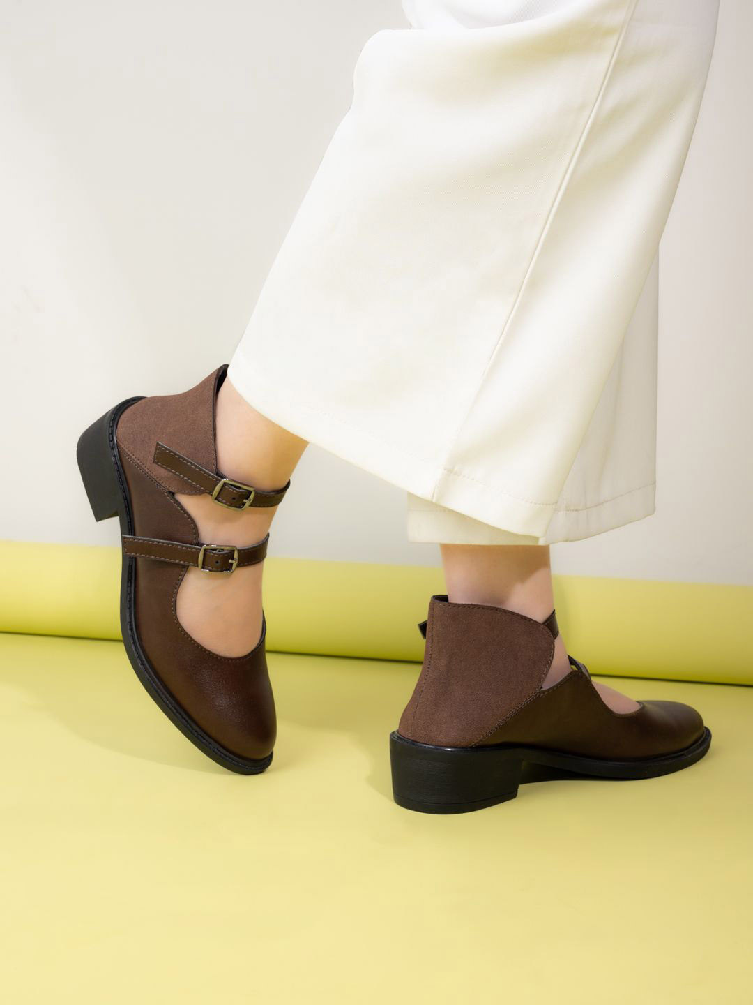 The Roadster Lifestyle Co Women Double Strap Clouser Sandals