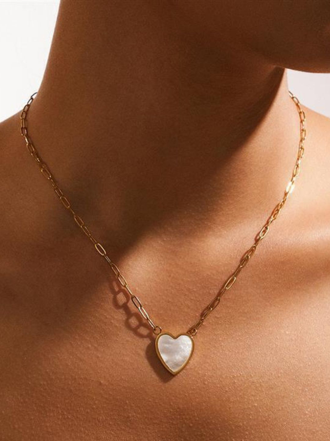 AQUASTREET 18K Antitarnish Waterproof White Heart Pendant Paperclip chain Necklace