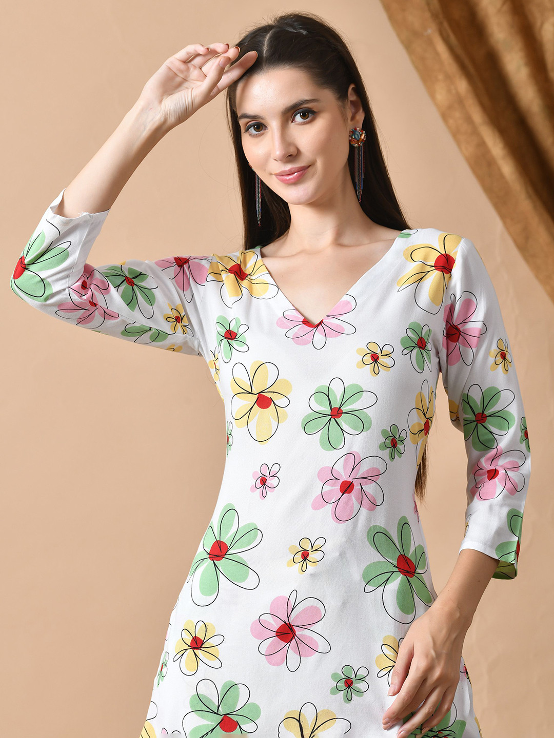 ANNSH APPAREL Floral Printed V-Neck Tunic With Trousers