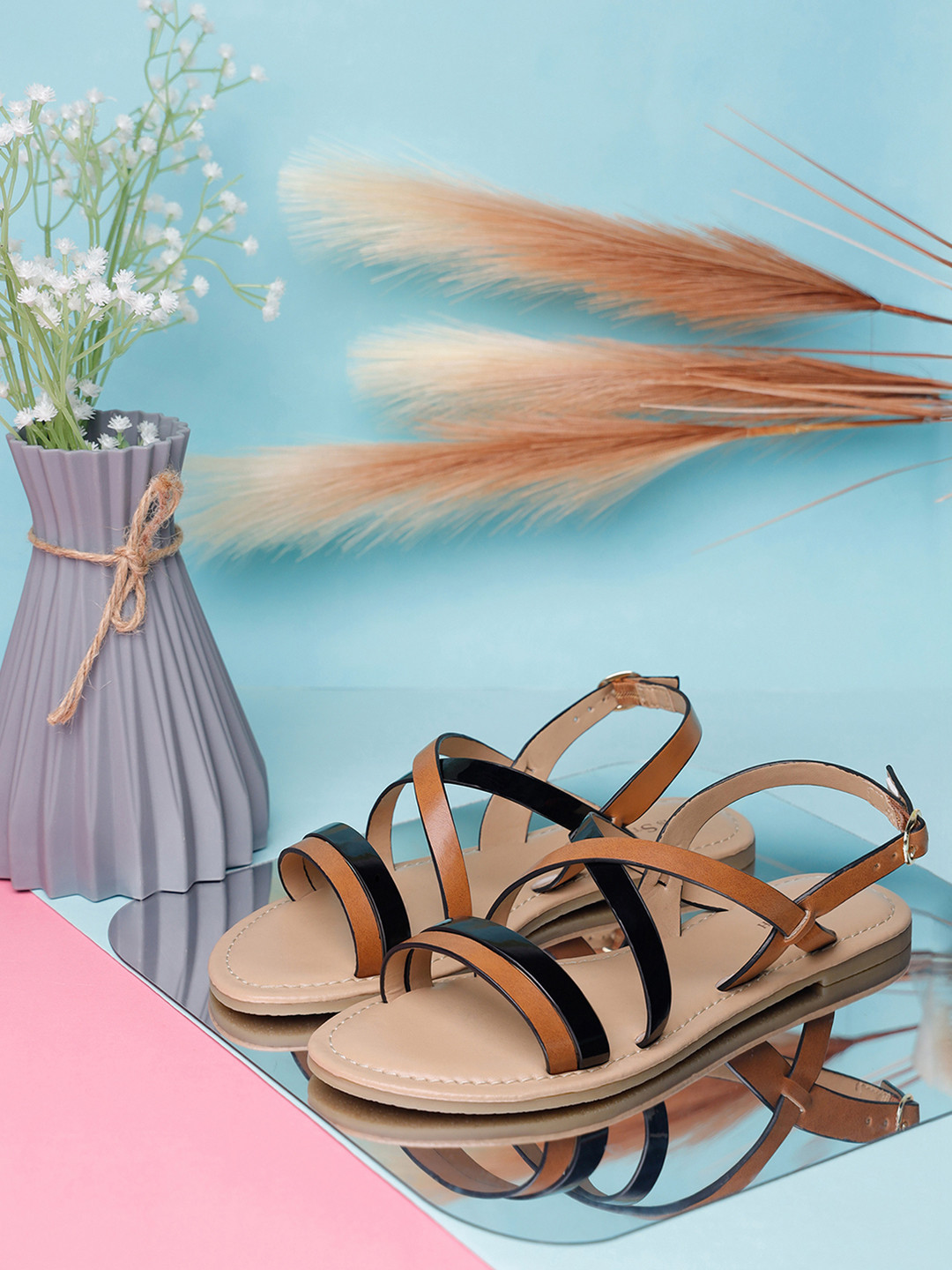 LOUIS STITCH Women Dual Color Striped Open Toe Flats