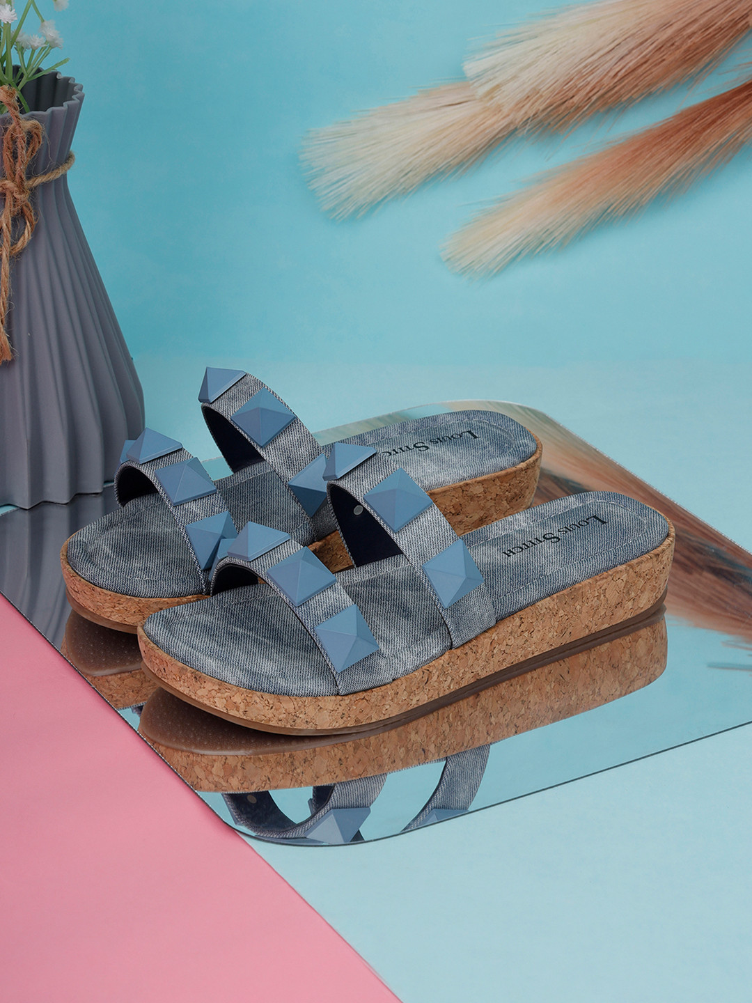 LOUIS STITCH Women Textured Open Toe Platform Heel