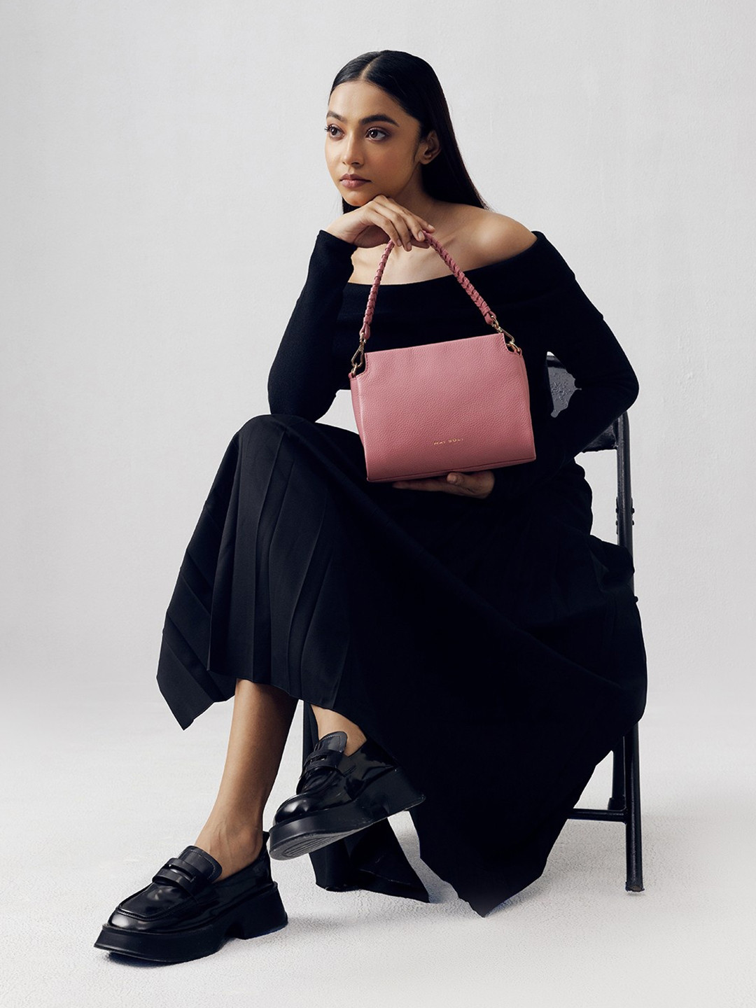 Women Rose Genuine Leather Black Noah Crossbody Bag