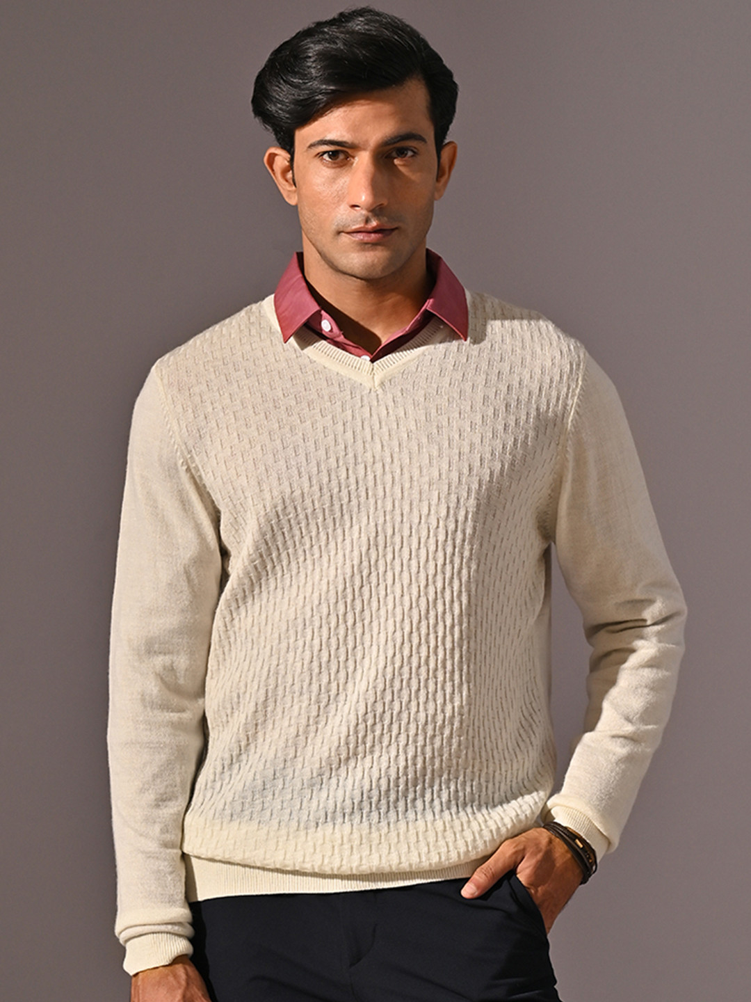 KINGDOM OF WHITE Men V-Neck Full Sleeve Sweater