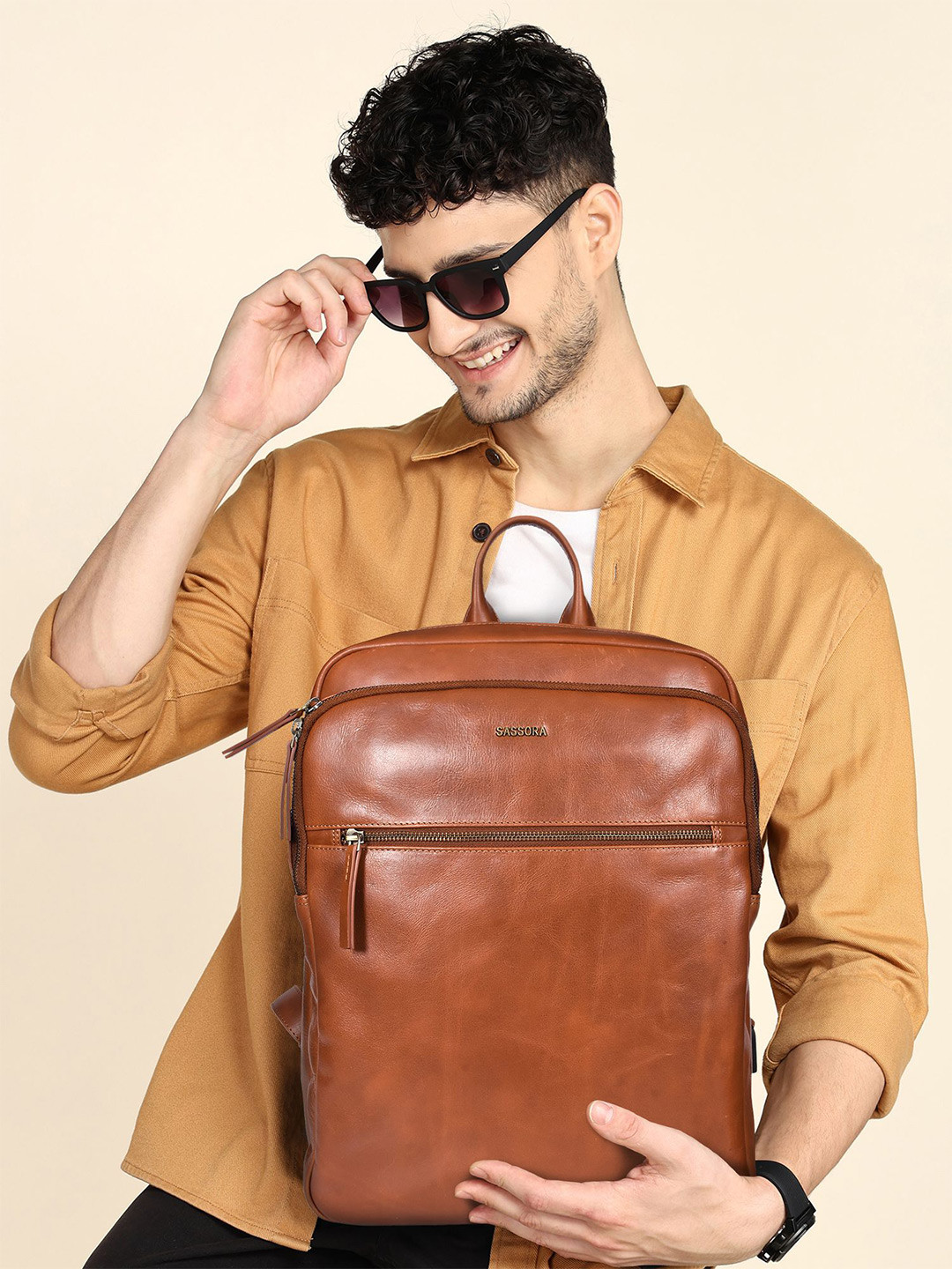 Sassora Unisex Leather Backpack with USB Charging Port