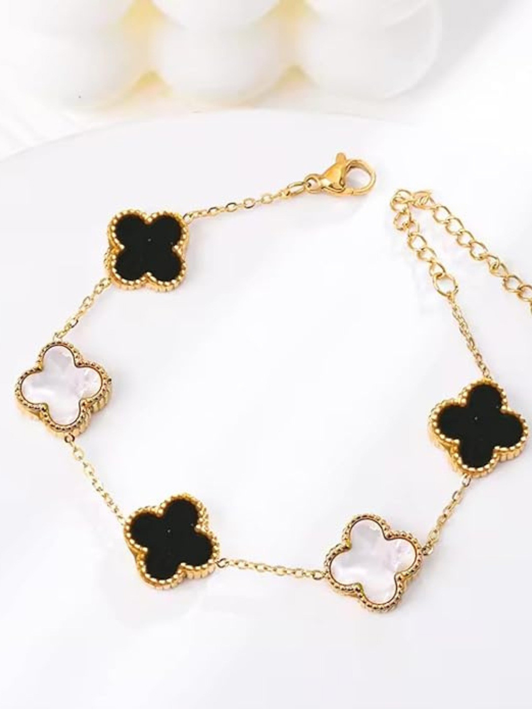 SALVE Stainless Steel Anti-Tarnish Wraparound Reversible Clover Bracelet