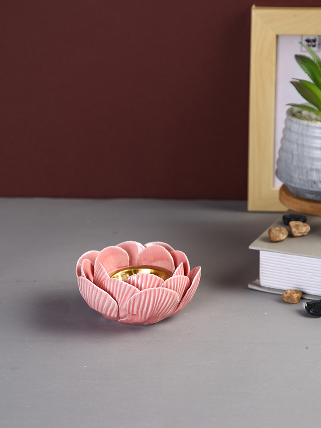 TAYHAA Pink & Gold-Toned Ceramic Flower Candle Holder