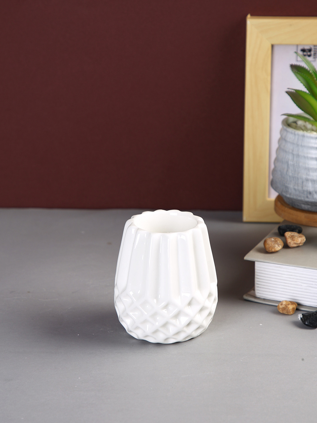 TAYHAA White Engraved Candle Holder