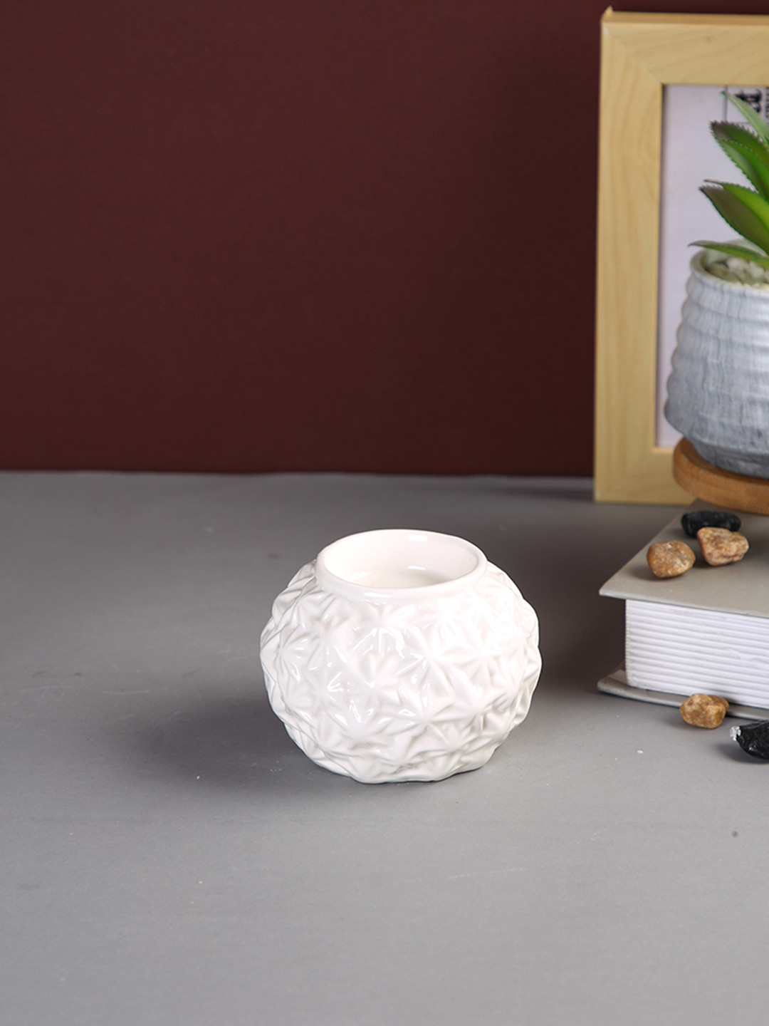 TAYHAA White Engraved Artisan Ceramic Candle Holder