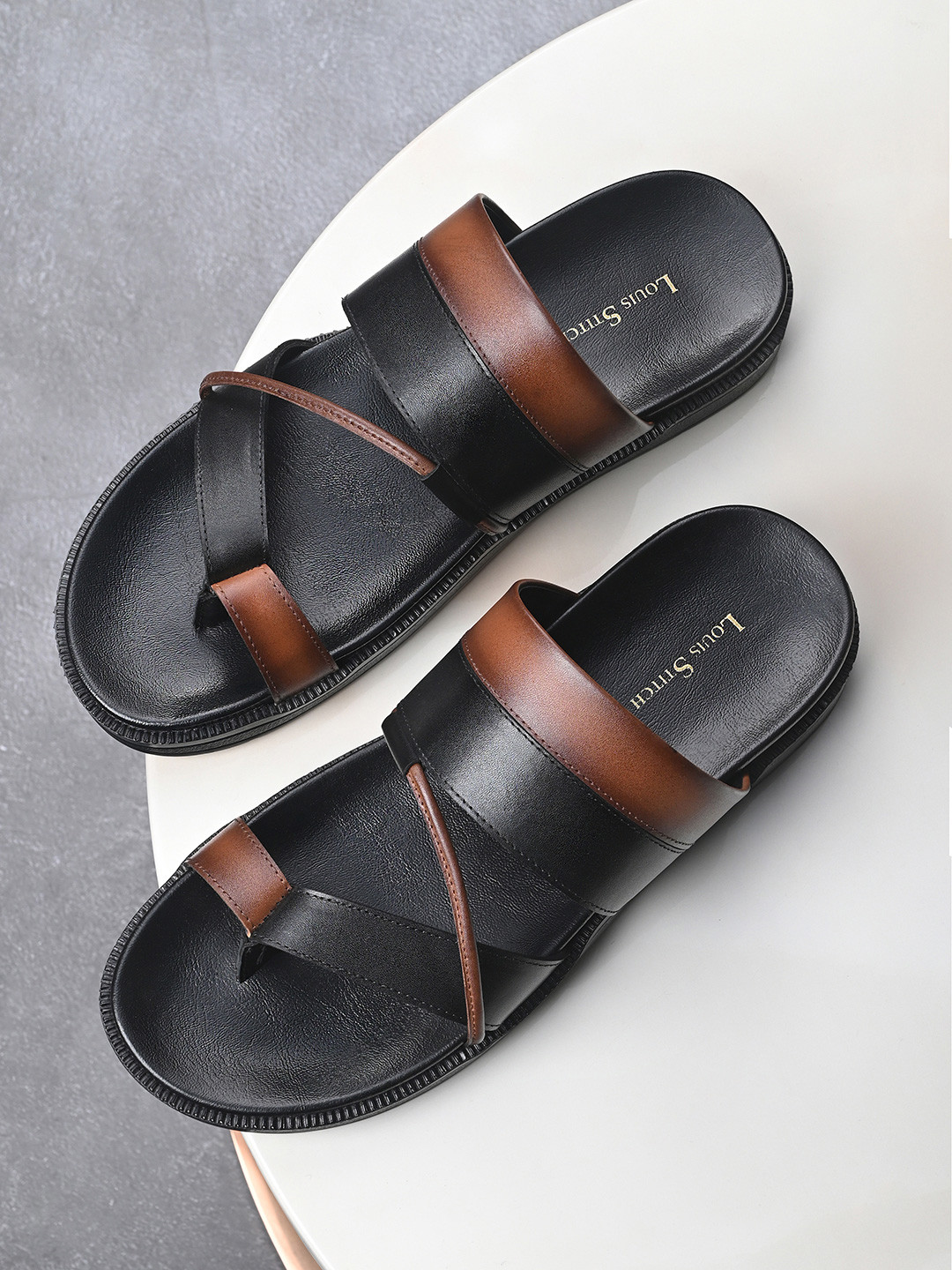 LOUIS STITCH Men Black and Tan Open Toe Style Lightweight Toe Ring Leather Sandal