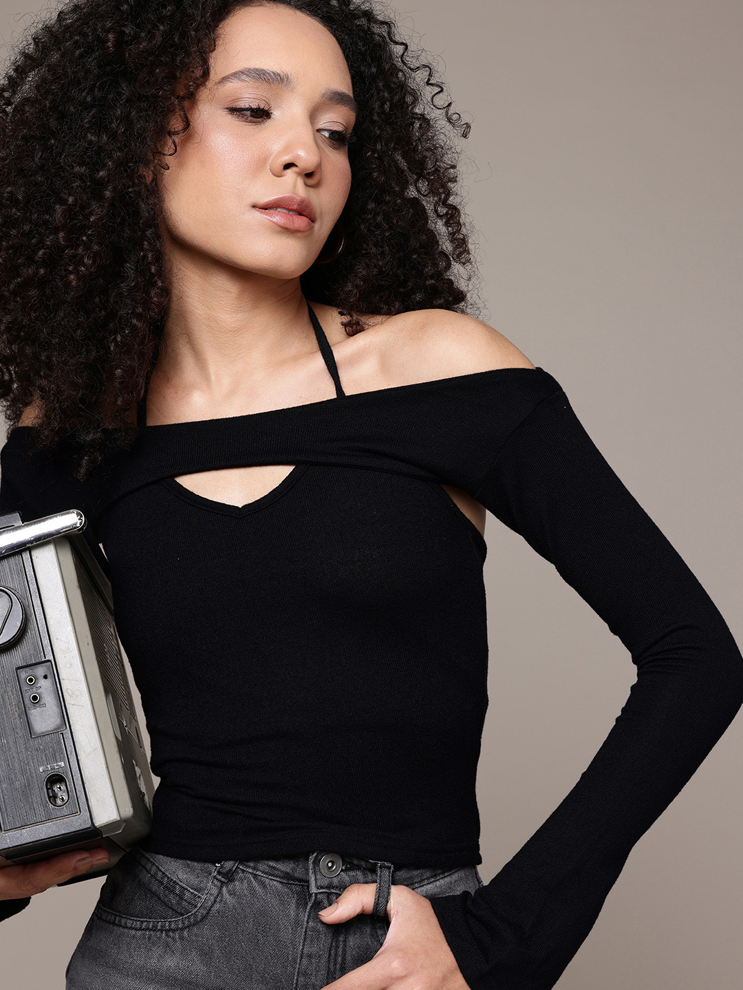 The Roadster Life Co. Fitted Halter Neck Top Comes With Detachable Flared Sleeves
