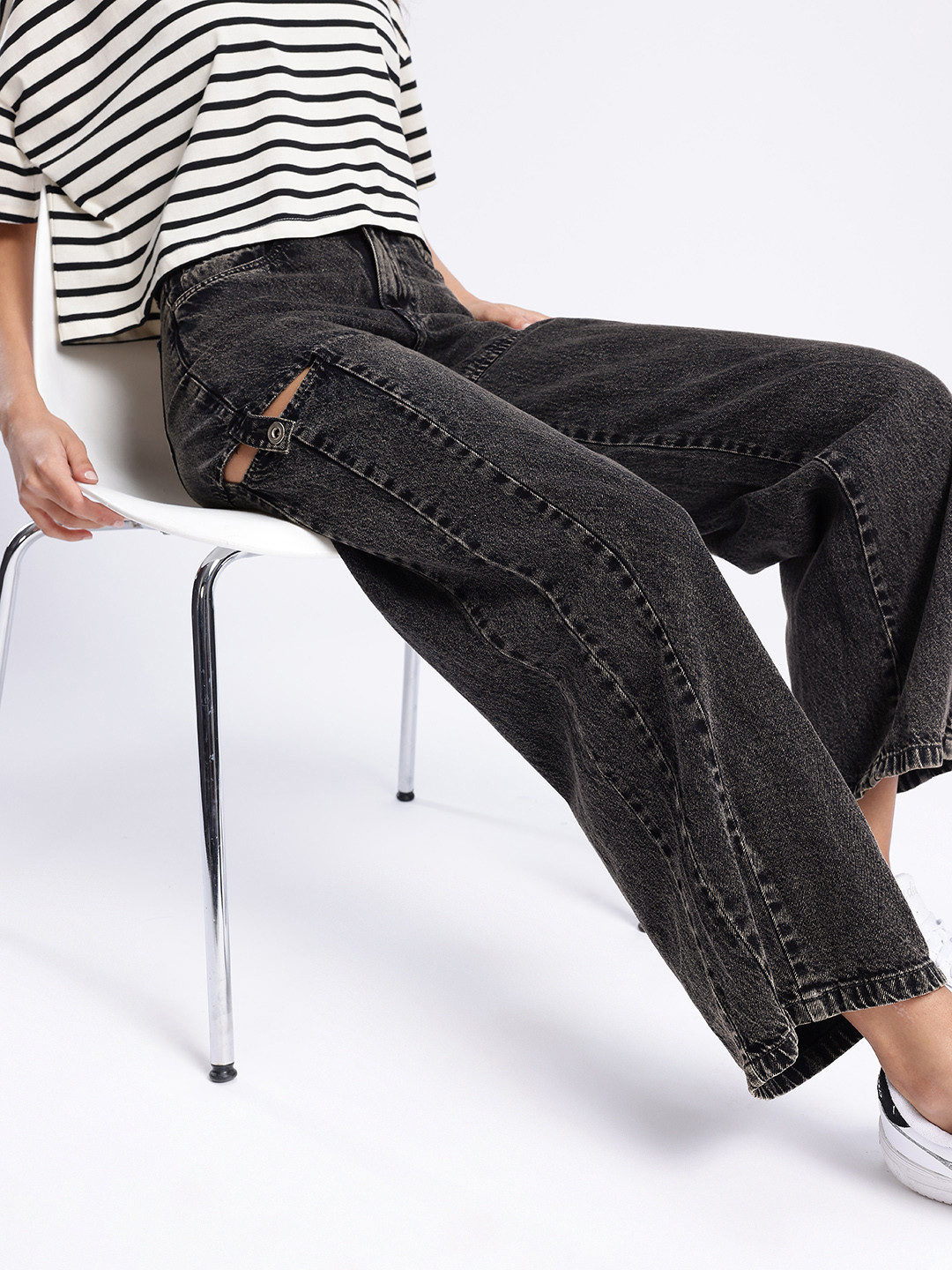 glitchez Women Pure Cotton Baggy High-Rise Faded Panelling Jeans With Side Cut Out