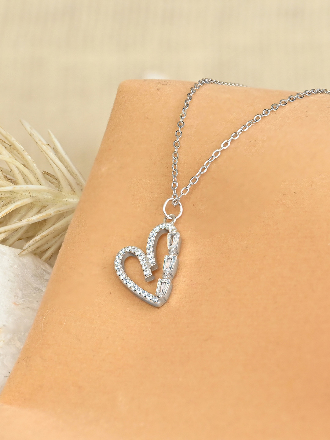 TOUCH925 925 Cubic Zirconia Silver Harmony Heart Pendant With Chain