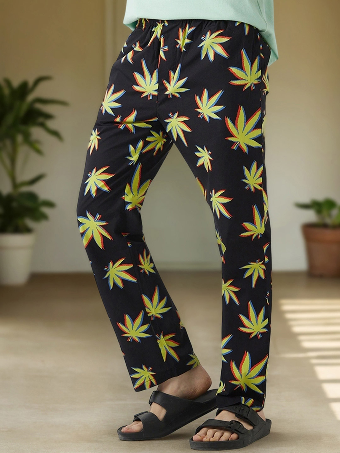 Bewakoof Men All Over Printed Pure Cotton Lounge Pant