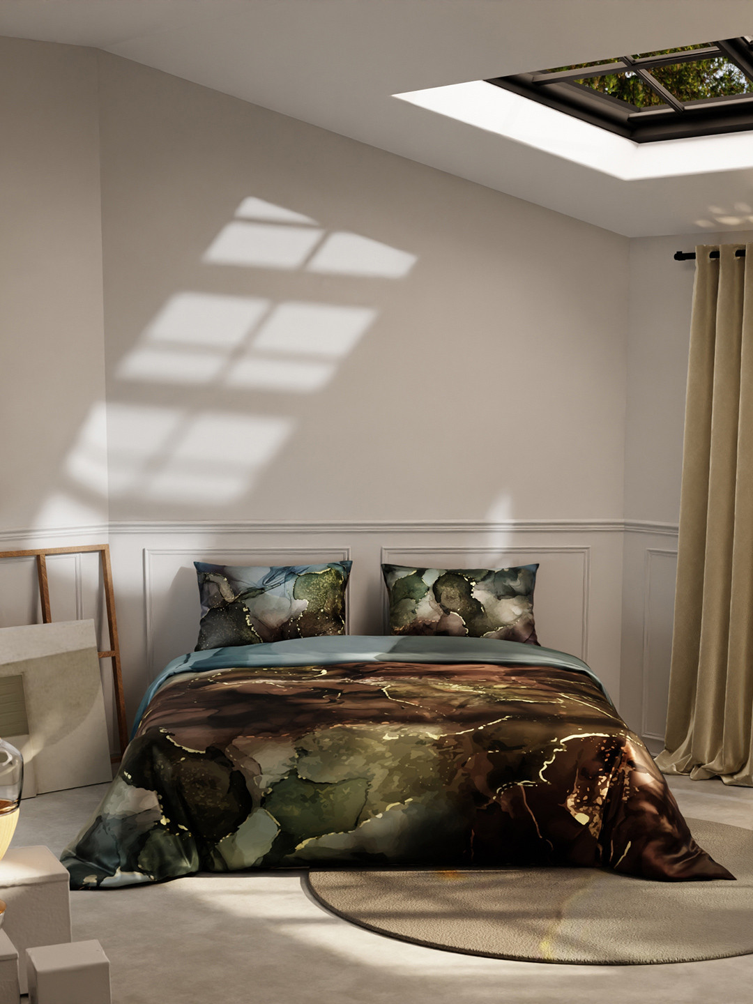 Stoa Paris Louvre Collection Dance Of The Forest AC Room 150 GSM Satin King Comforter