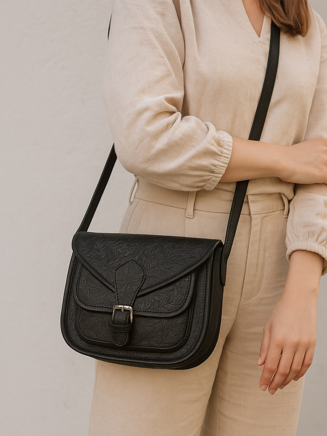 Celtic Leather Handheld Bag