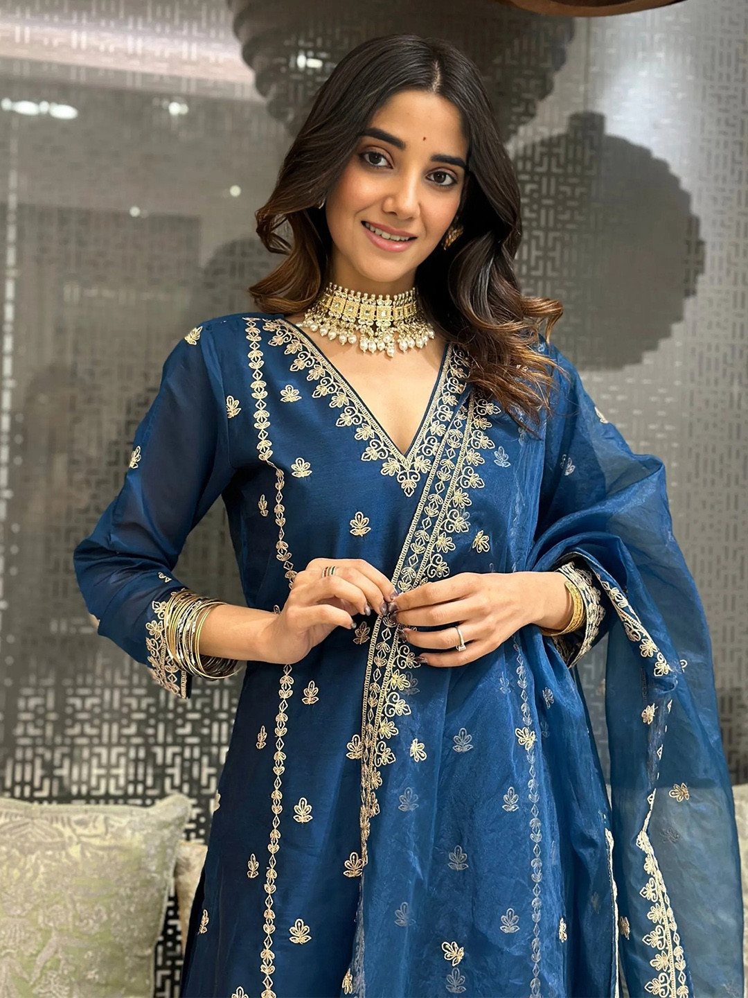 DIVASTRI Women Floral Embroidered Sequinned Kurta with Palazzos & Dupatta