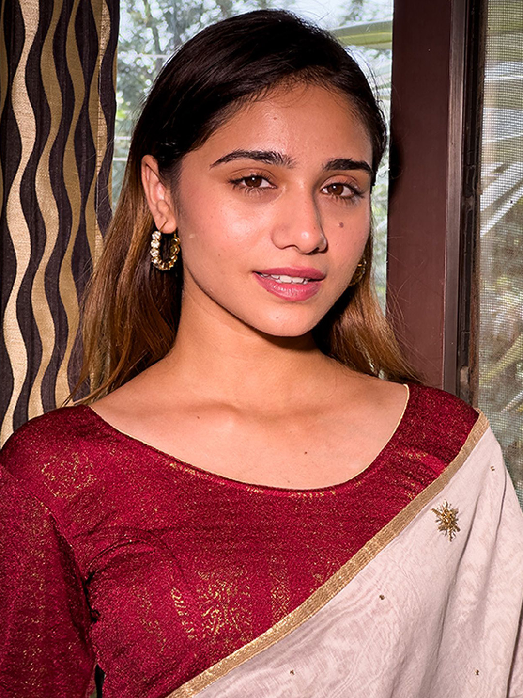 Bindigasm's Advi Women Embellished Stripes Saree Blouse