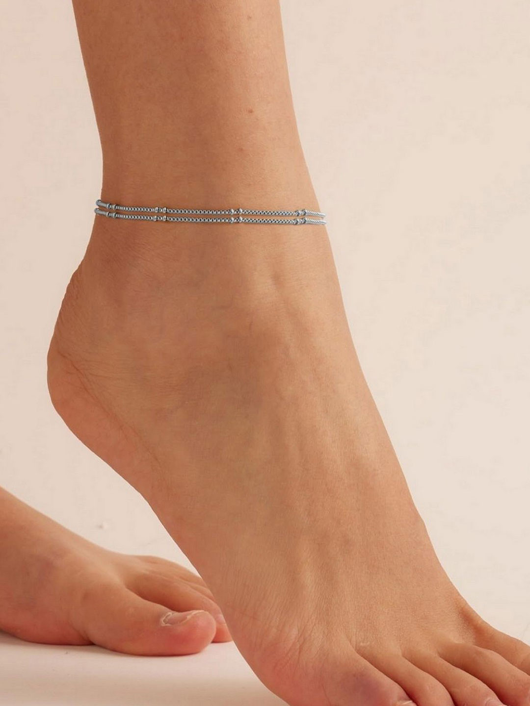 VAMA Women Silver Plated Double Layered Beads Leg Anklet